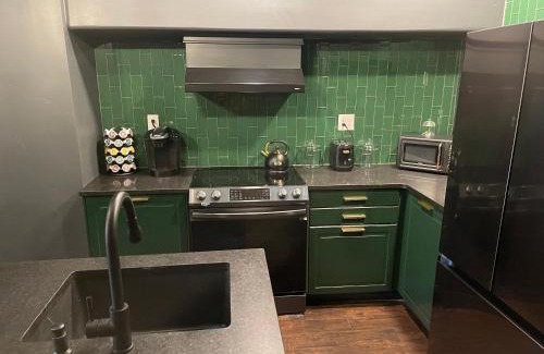 West Main Historic District Casa | Luxury City Escape & Peaceful Retreat by Hollyhock