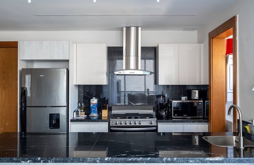 Evaristo Morales Condominio | Luxury-CityCenter-1br-View-Pool-Downtown-Yellowkey