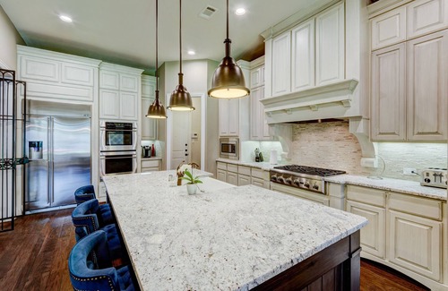 Tomball Casa | Luxury, Class, Serenity...Welcome to your reality!