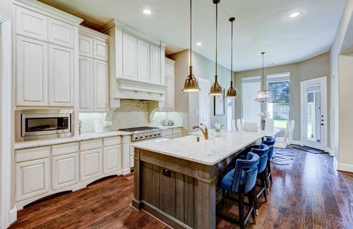 Tomball Casa | Luxury, Class, Serenity...Welcome to your reality!