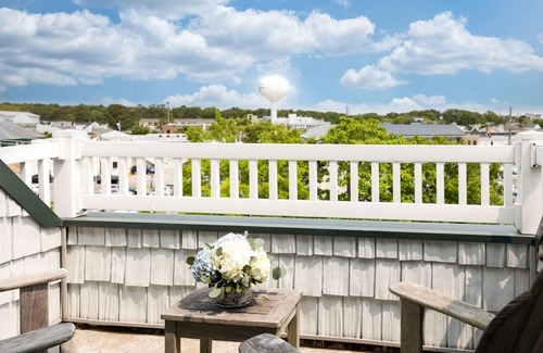 South Rehoboth Apartamento | Luxury Club Suite | Balcony & Hydrotherapy Tub