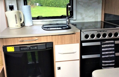 Saint-Mayeux Casa | LUXURY COACHMAN CARAVAN TO SLEEP 1-4