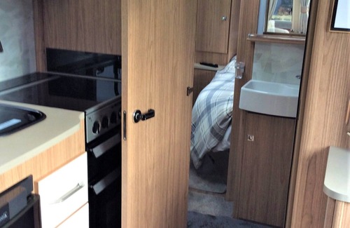 Saint-Mayeux Casa | LUXURY COACHMAN CARAVAN TO SLEEP 1-4