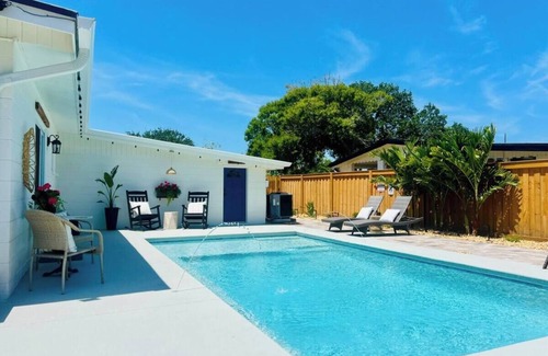 Cocoa Isles Casa | Luxury Coastal Cabin w/Pool & Home Gym