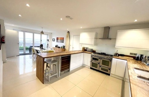 Westward Ho Casa | Luxury Coastal Home - Hot Tub, Home Cinema & More