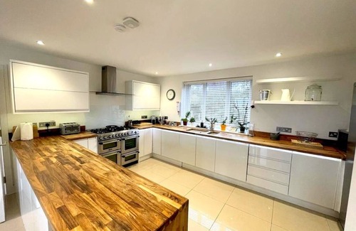 Westward Ho Casa | Luxury Coastal Home - Hot Tub, Home Cinema & More
