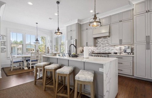 Old Town Casa | Luxury Coastal Retreat | Sleeps 8 | Private Pool | Walk to the Beach!