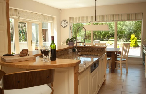 Killarney Casa | Luxury & Comfort By Lakes Of Killarney - ideal for large families or groups