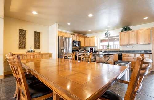 Bear Hollow Village Casa | Luxury Community Amenities, Central Location, Private Hot Tub & Pet-Friendly!