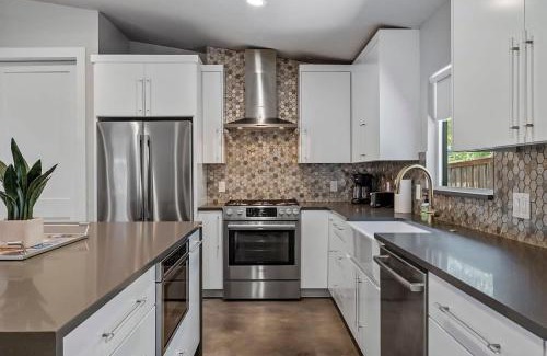 South Lamar Casa | Luxury Compound in South Lamar