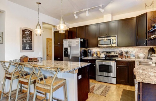 Winter Park Casa | Luxury Condo 414 I Pool I Club House I Hot Tub I Best Price I Discounted Attractions