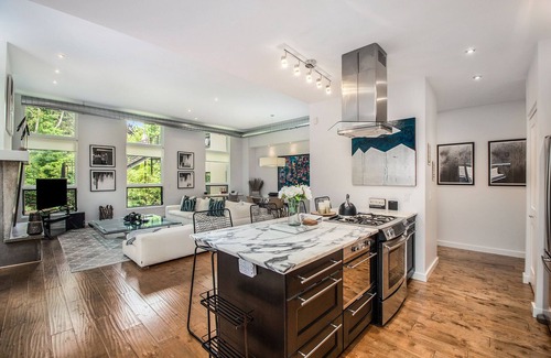 Shorewood-Tower Hills-Harbert Condominio | Luxury Condo at Vineyard Lofts Plan for Summer Now!!!