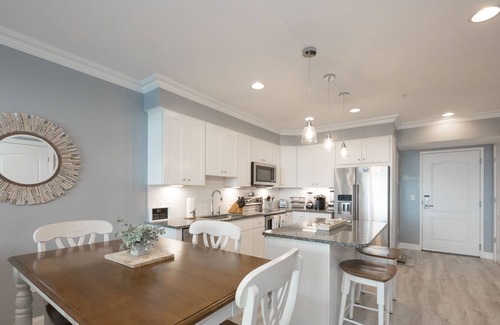 Sussex County Condominio | Luxury condo centrally located and walking distance to the beach.