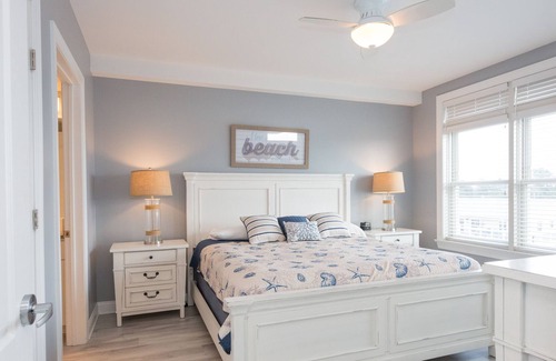 Sussex County Condominio | Luxury condo centrally located and walking distance to the beach.