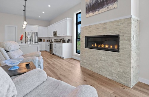 Egg Harbor Condominio | Luxury Condo-Dog Friendly near Egg Harbor & Indoor Pool, Gym, Hot tub