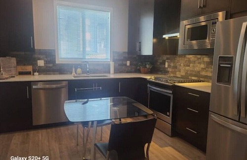 Calgary Casa | Luxury Condo For Rent