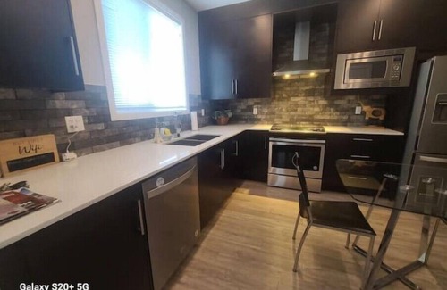 Calgary Casa | Luxury Condo For Rent