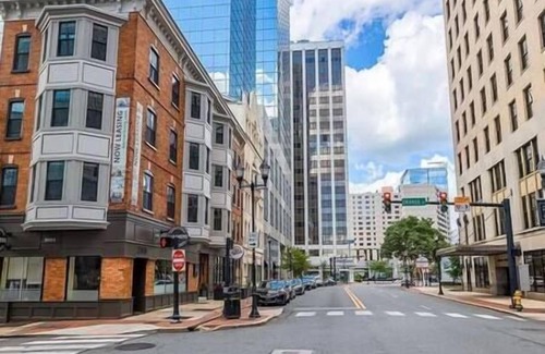 Downtown Wilmington Apartamento | Luxury Condo + Free Garage Parking 402