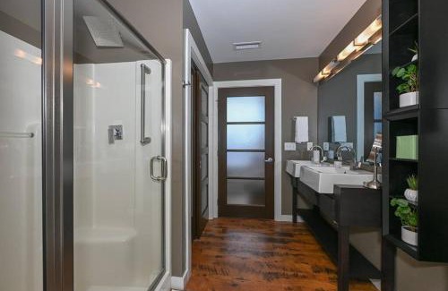 Elizabeth Park Valley Apartamento | Luxury Condo in Akron Northside District