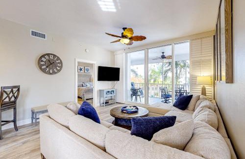 Vanderbilt Beach Apartamento | Luxury Condo in Regatta