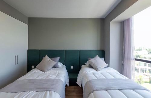 León Apartamento | Luxury Condo Scenic Views of Festival del Globo