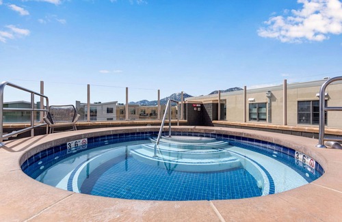 Baseline Sub Condominio | Luxury Condo Rooftop Pool 30-day min