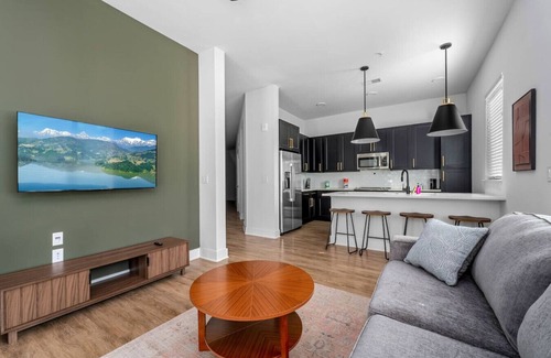 Oakford Park Apartamento | Luxury Condo! Sleep the Whole Family | Pool / Gym