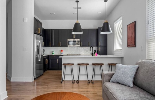 Oakford Park Apartamento | Luxury Condo! Sleep the Whole Family | Pool / Gym