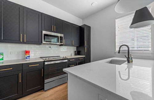 Oakford Park Apartamento | Luxury Condo! Sleep the Whole Family | Pool / Gym