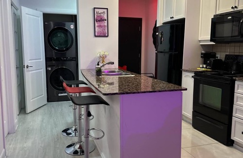 Downtown Mississauga Condominio | Luxury Condo Vacation Rental Missisauga/Toronto Book today your stay