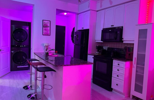 Downtown Mississauga Condominio | Luxury Condo Vacation Rental Missisauga/Toronto Book today your stay