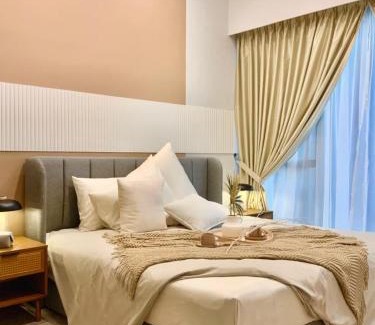 Gua Apartamento | Luxury Condo w electrical piano Next to TRX Mall