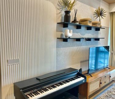 Gua Apartamento | Luxury Condo w electrical piano Next to TRX Mall