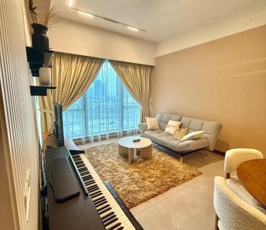Gua Apartamento | Luxury Condo w electrical piano Next to TRX Mall