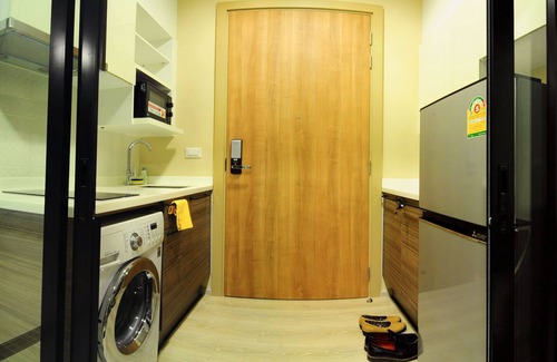Rama 9 Condominio | condominio de lujo con piscina, a 5 minutos de MRT WiFi gratuito
