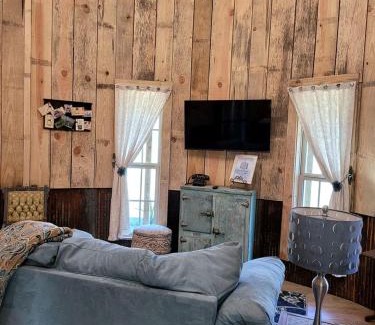 Georgia Coast Casa | Luxury Converted Silo Glamping Site for Romantic Weekends Away in Danville, Georgia