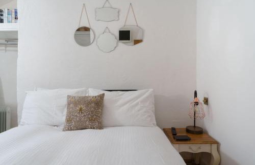 St. Agnes Casa | Luxury Cornish Cottage & Modern Cabin with Garden, Central St Agnes