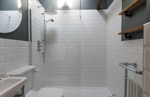St. Agnes Casa | Luxury Cornish Cottage & Modern Cabin with Garden, Central St Agnes