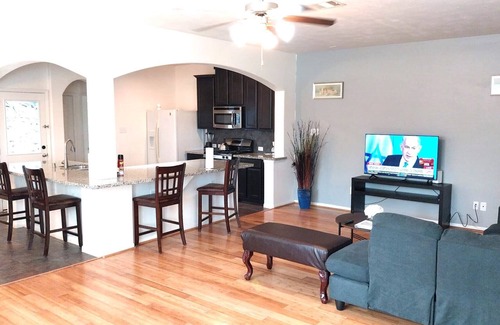 Barker Casa | Luxury corporate Townhome in the acclaimed Copperfield neighborhood in Houston.