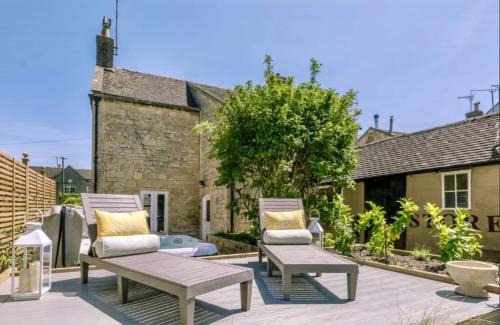 Winchcombe Casa | Luxury Cotswolds Cottage with Hot Tub