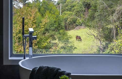 Kurrajong Heights Casa | Luxury cottage with big city views