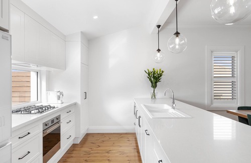 Mount Gambier Cabaña | Luxury Cottage Accommodation - Restored/renovated 100 year old cottage
