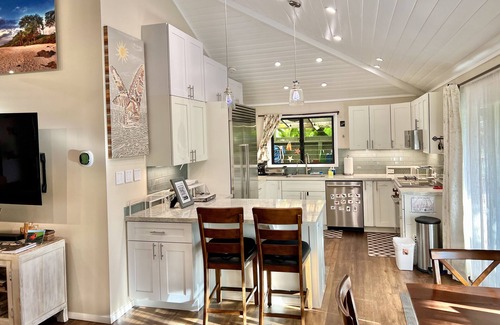Kaanapali Cabaña | Luxury Cottage-Central Air-Large outdoor Lanai-Easy beach access