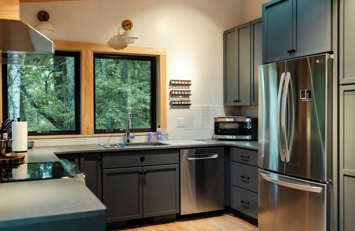Brevard Cabaña | Luxury Cottage, Estate Property, Walk to Downtown, Pet Friendly