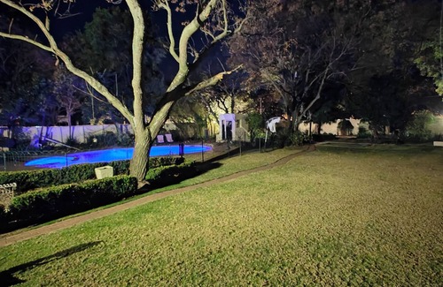 Greater Johannesburg Metropolitan Area Chalet De Esquí | Luxury Cottage into Nature in Sandton, peaceful place with full of nature