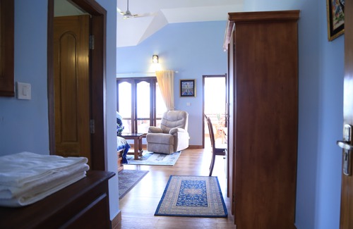 Anachal Hotel | Luxury Cottages with Beautiful Mountain View
