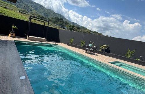 Calima Cabaña | Luxury country house facing Lake Calima