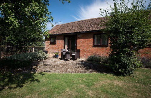 Abbess Roding Casa | Luxury Country Cottage with Access to Swimming Pool