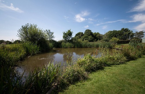 Abbess Roding Casa | Luxury Country Cottage with Access to Swimming Pool