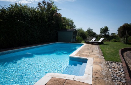 Abbess Roding Casa | Luxury Country Cottage with Access to Swimming Pool